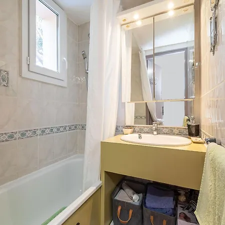 Apartament In Nearby Local Market